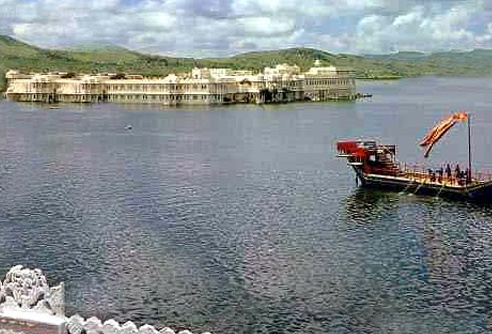 Lake Palace,  Udaipur Tours